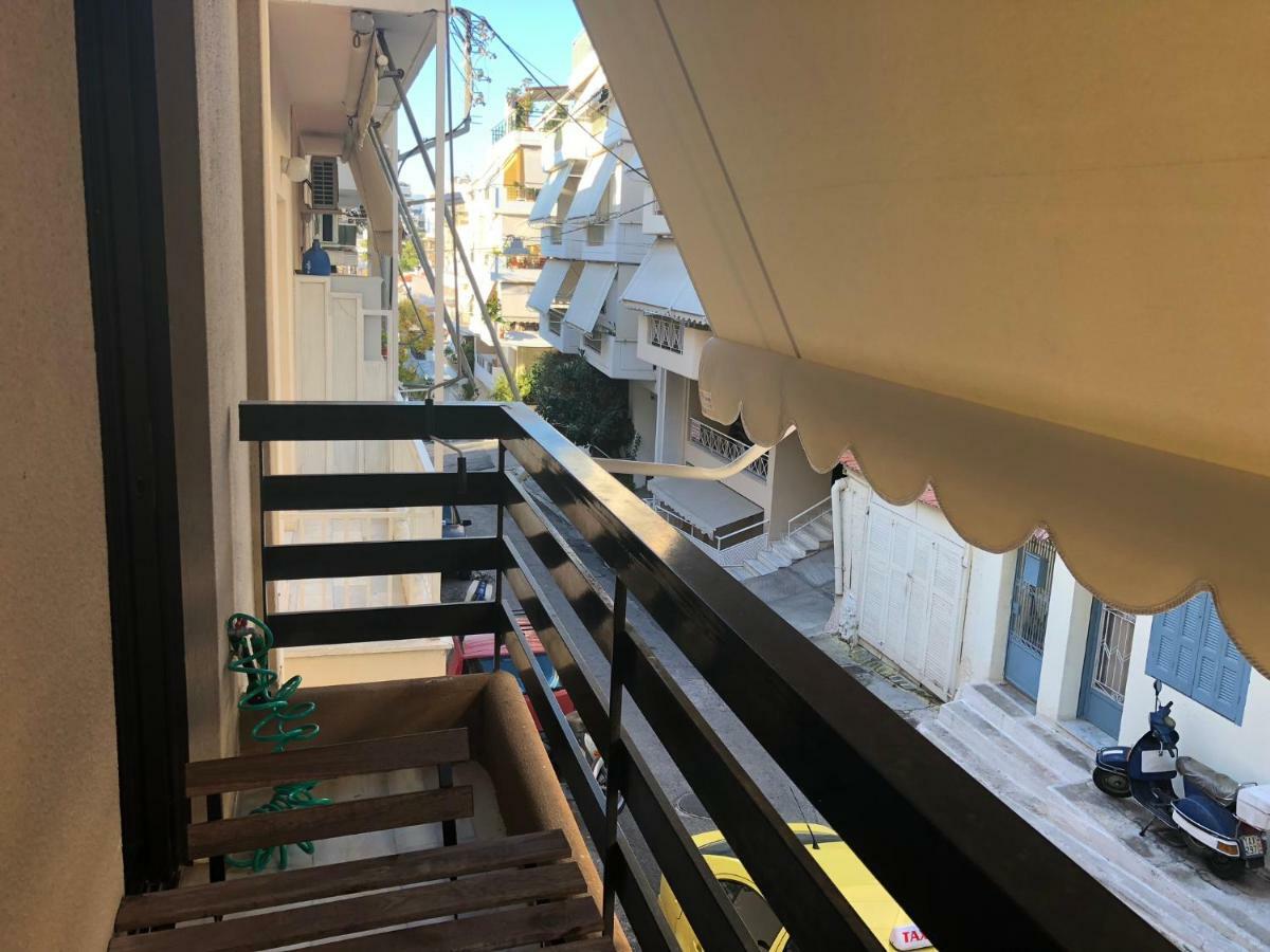 Apartment 100 Meters From The Terminal Station 아테네 외부 사진