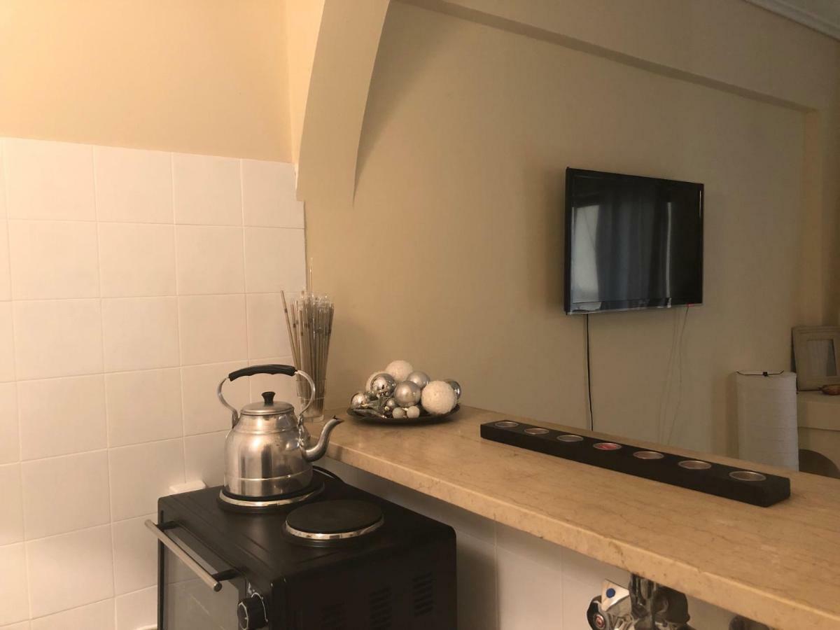 Apartment 100 Meters From The Terminal Station 아테네 외부 사진