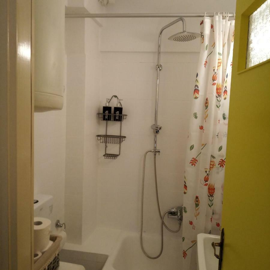 Apartment 100 Meters From The Terminal Station 아테네 외부 사진
