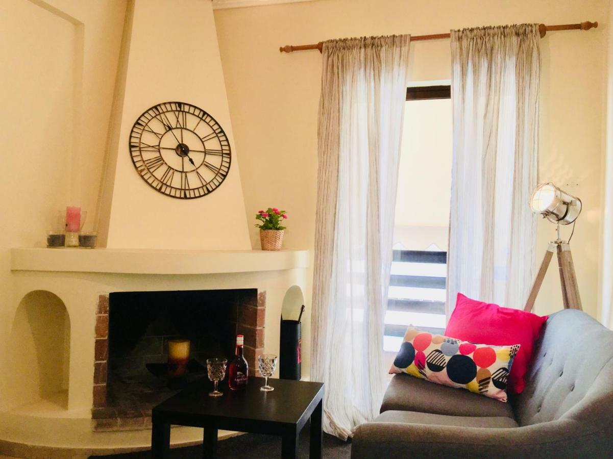 Apartment 100 Meters From The Terminal Station 아테네 외부 사진