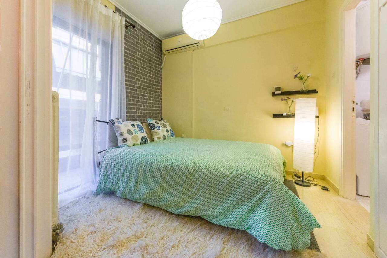 Apartment 100 Meters From The Terminal Station 아테네 외부 사진