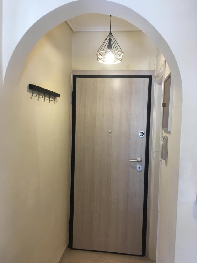 Apartment 100 Meters From The Terminal Station 아테네 외부 사진
